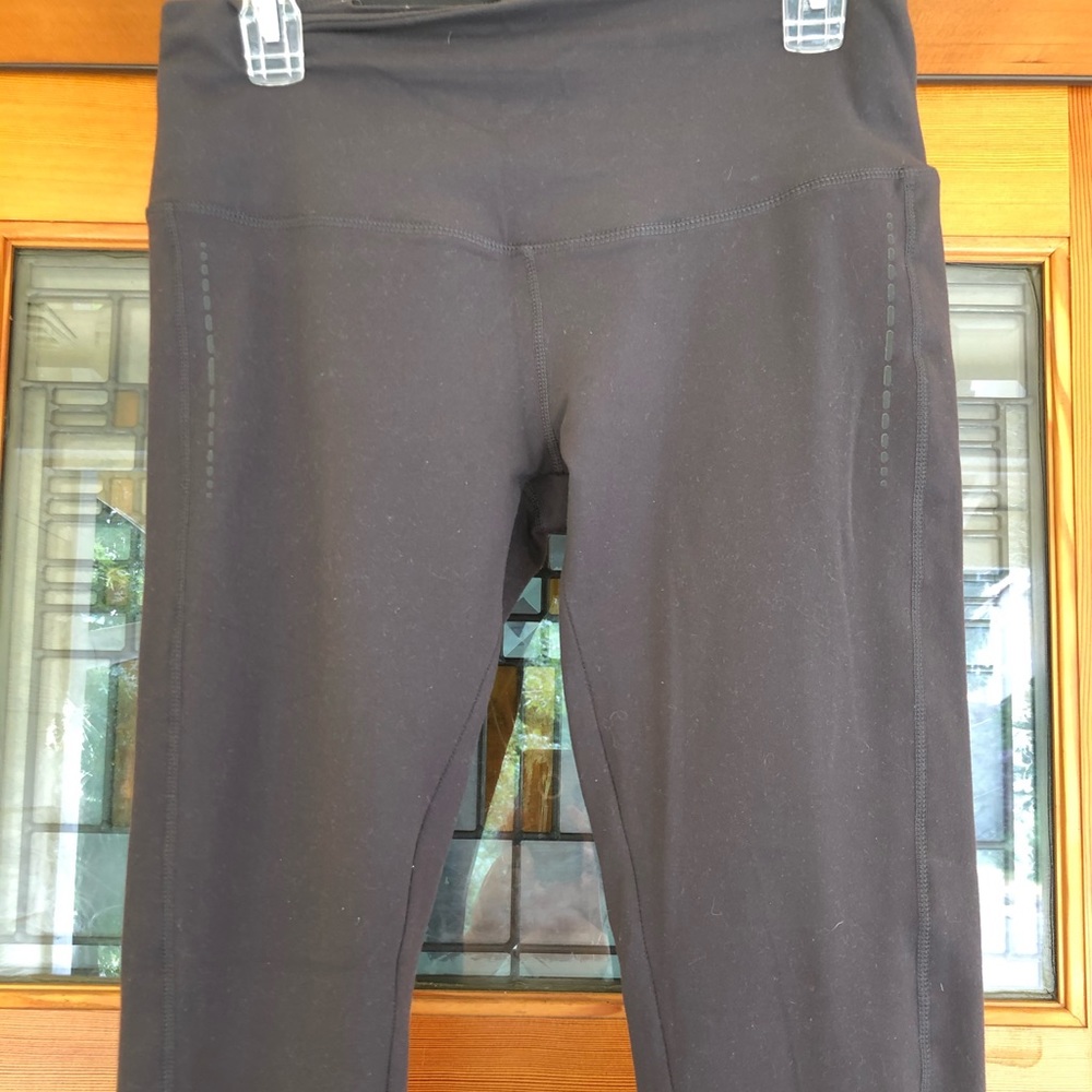 Black athletic leggings